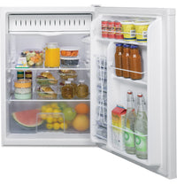 GE 5.6 Cu. Ft. Compact Refrigerator with Can Rack - GCE06GGHWW | Réfrigérateur compact GE de 5,6 pi3 avec support à canettes - GCE06GGHWW | GCE06GGW